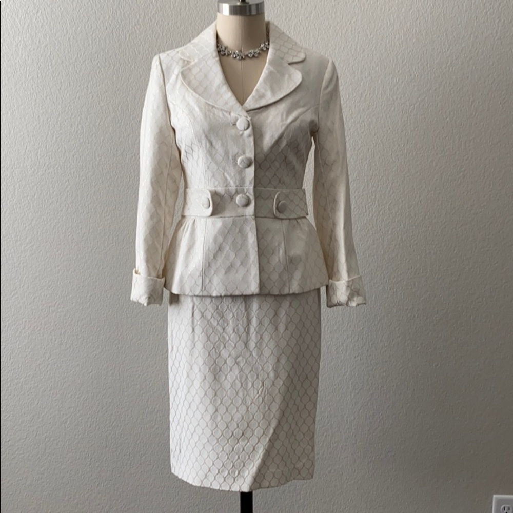 Metro style suit